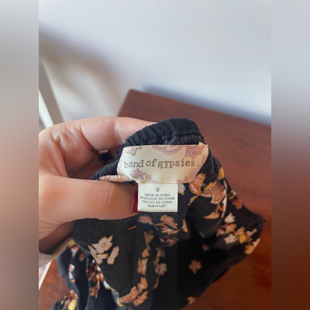 Floral Top - Picture 5 of 7